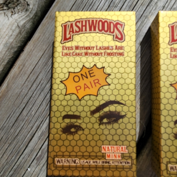 💥3 for $15 Lashwoods Natural Mink Lashes 3pk Gold Boxes - Picture 4 of 4